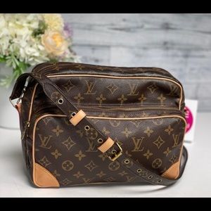 LOUIS VUITTON Amazone GM crossbody bag